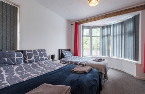 Hull Bed & Breakfast | OYO The Pickering Park