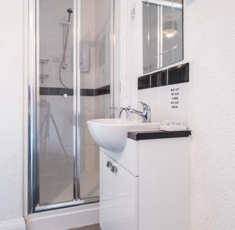 Hull Hotel | OYO The Pickering Park Hotel