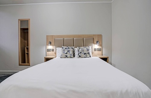 Salford Hotel | OYO Weaste Hotel