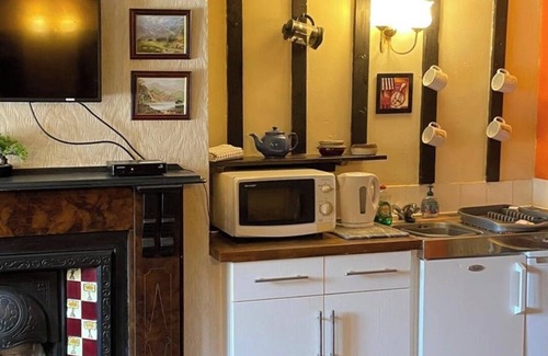 Stockton-on-Tees Hotel | OYO Yarm Cottages