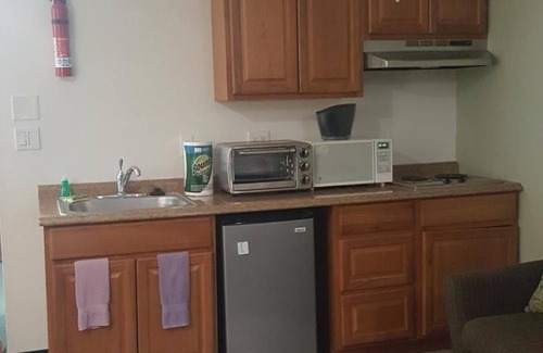 West Hills Hotel | Oyster Bay Inn & Suites