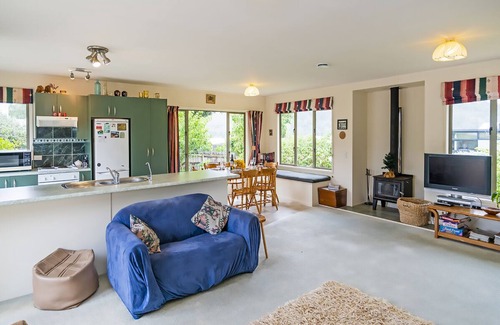 Cooks Beach Cottage | Oyster Haven - Cooks Beach Holiday Home