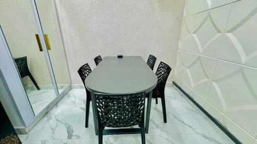 Nungambakkam House | Oyster Stay - 3BHK - Luxury Apartment