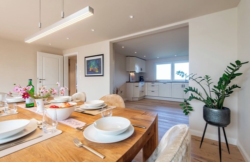 Rodenas Apartment | Oystercatcher vacation apartment with garden, terrace and beach chair