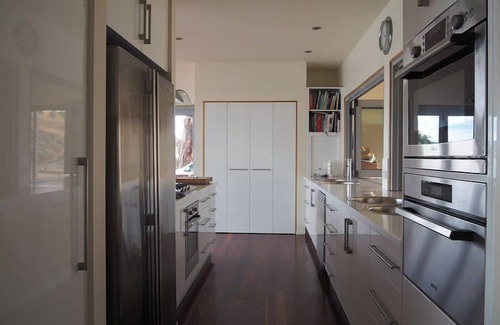 Sorell Council House | Oysterhouse - A premium luxury experience right by the water.