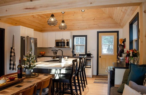 Hastings Highlands Cottage | Oz Landing - Affordable Pet-Friendly Cottage w/Great Swimming