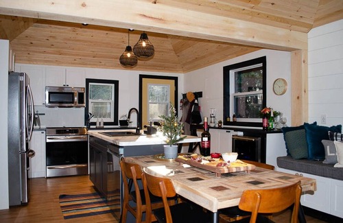 Hastings Highlands Cottage | Oz Landing - Affordable Pet-Friendly Cottage w/Great Swimming