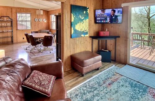 Eureka Springs House | Ozark Rambler Cabin