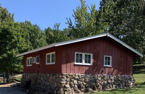 Bull Shoals Cottage | Ozark Rocky Hide a Way Cottage #6 with dock on Bull Shoals Lake