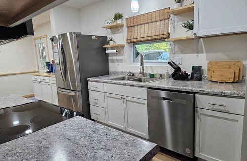 Marble Falls House | Ozark Serenity Lodge
