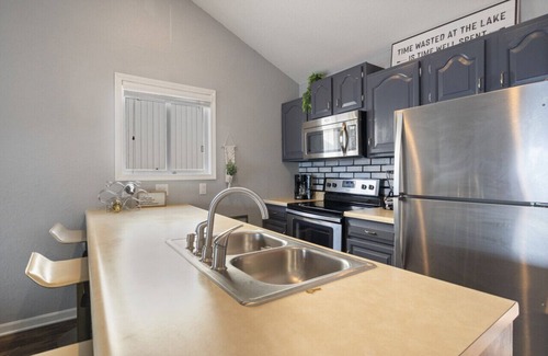 Lake Ozark Condo | Ozark Upper Deck – Top Floor Waterfront Condo!