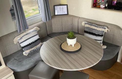 Winestead Apartment | Ozzys Retreat at Sand Le Mere Holiday Park