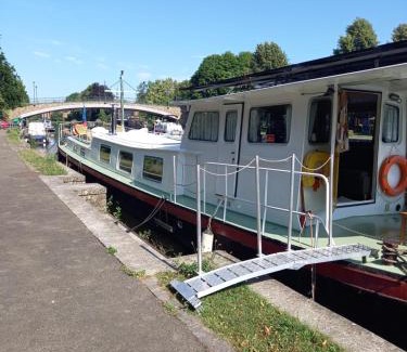 Lobbes Boat Rental | Péniche Jeannine