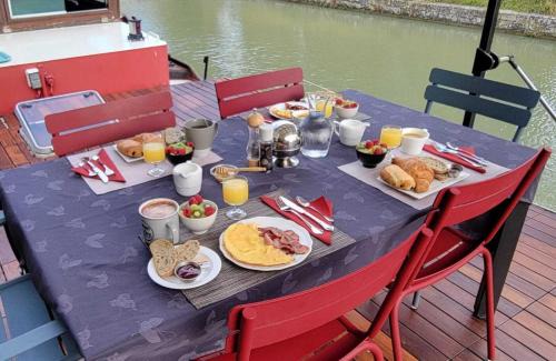 Villalbe Boat Rental | Péniche Mirage-chambre d'hôtes