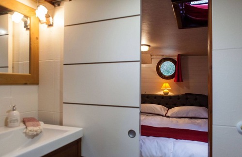 Pennautier Boat Rental | Péniche Mirage, Guest room