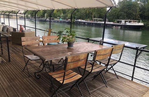 Puteaux Boat Rental | Péniche Porto Rico