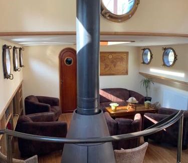 Le Mas-dAgenais Boat Rental | Péniche Wakaï - Chambres d'hôtes