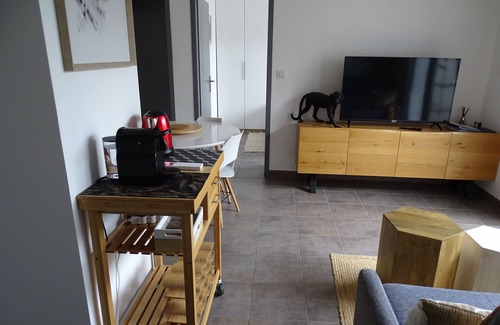 Tourbes House | Pézénas, very nice garden apartment, 4 people max, swimming pool, shops