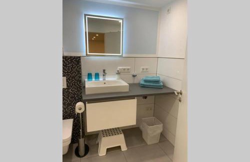 Putzchen/Bechlinghoven Apartment | Pützchens Markt 2025 - Modernes Apartment in unmittelbarer Nähe - trotzdem sehr ruhig - Privatparkplatz mit Auflademöglichkeit für E-Auto