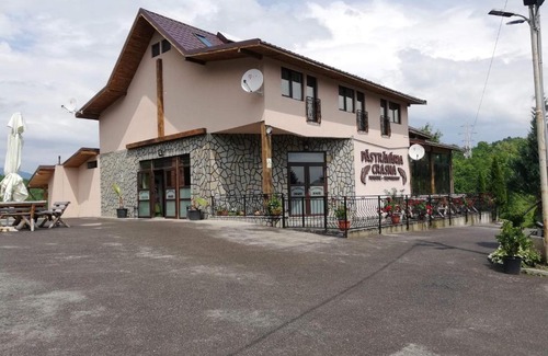 Izvoarele House | Păstrăvăria Crasna Bogiri