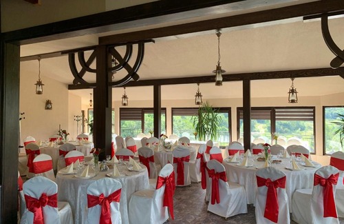 Izvoarele House | Păstrăvăria Crasna Bogiri