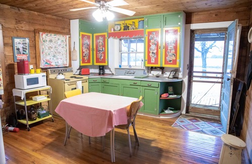 Jacksboro Cabin | P.T. Cabin provides a private pond & stars included! 5 mins to Jacksboro, Tx.