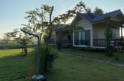 Bang Krasan House | P Villa Homestay
