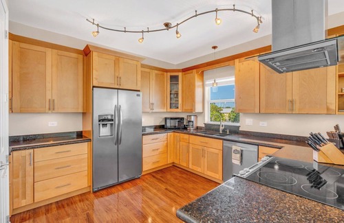 Little Venice House | P47 - New on the rental market! 2 bedroom, 2 bathroom home with deep water.