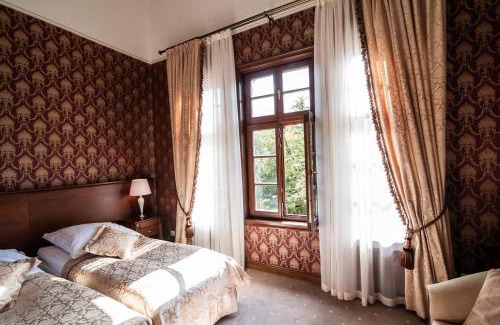 Przygodzice Bed & Breakfast | Pałac Myśliwski w Antoninie