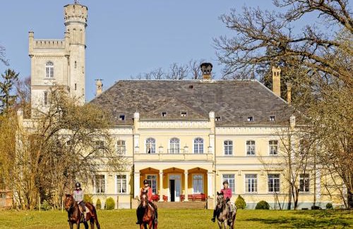 Gryfice Bed & Breakfast | Pałac Pensjonat Ptaszynka