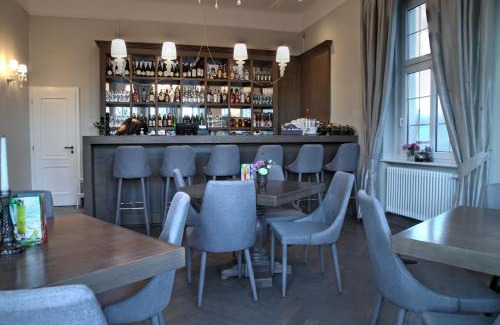 gmina Jerzmanowa Bed & Breakfast | Pałac w Bądzowie