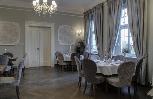 gmina Jerzmanowa Bed & Breakfast | Pałac w Bądzowie