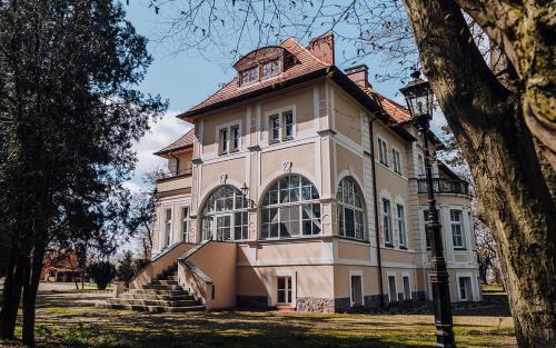 Pniewy Resort | Pałac w Dębinie