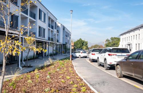 Paarl Apartment | Paarl Studio With Onsite Parking & Modern Comforts