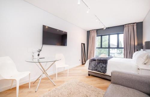 Paarl Apartment | Paarl Studio With Onsite Parking & Modern Comforts