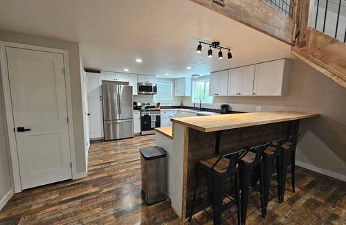 Ronan House | Pablo Pines House @ the Canal- Family+Pet Friendly, Trailer Parking+RV Hookups!