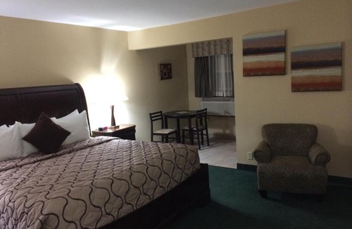 Delaware Hotel | Pacer Inn & Suites Motel
