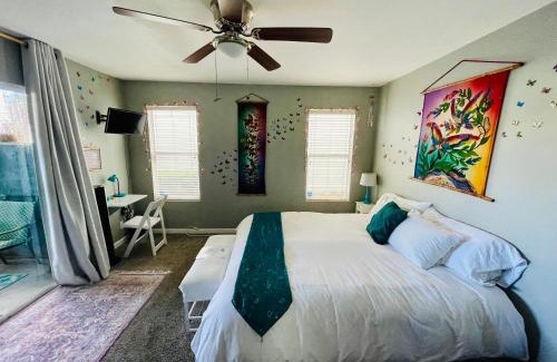 Pacific Beach Apartment | Pacific Beach Butterfly Suite