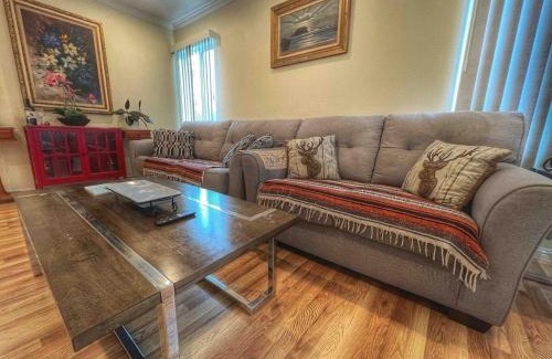 North Pacific Beach Apartment | Pacific Beach Getaway Blocks From The Beach