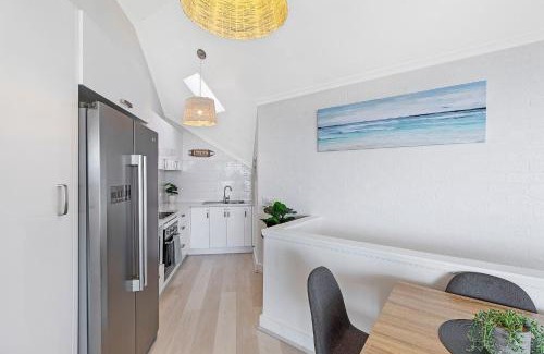 Blue Bay Apartment | Pacific Breeze 11