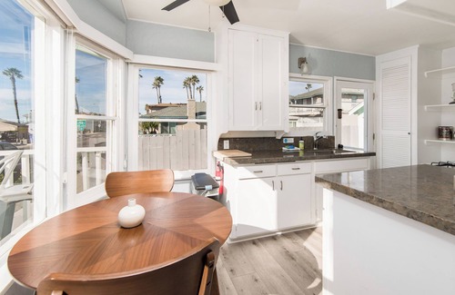 Oceanside House | Pacific Bungalow