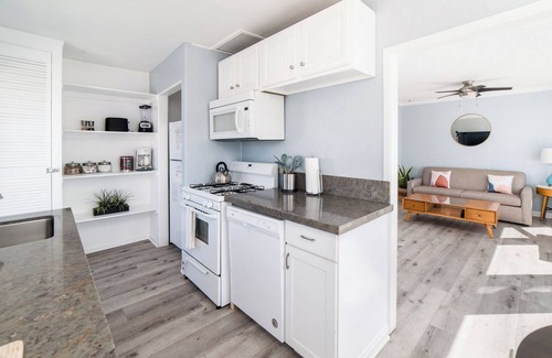 Oceanside House | Pacific Bungalow