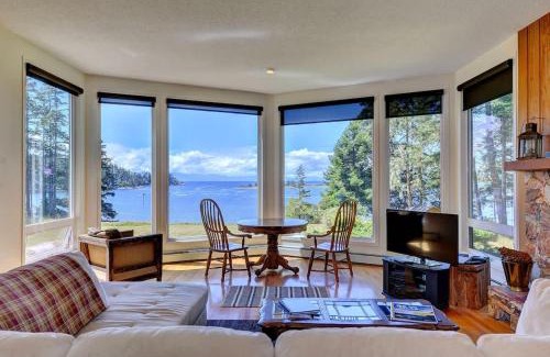 East Sooke House | Pacific Coast Beach House