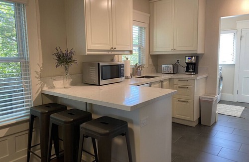 South Park Apartment | Pacific Craftsman One Bedroom With Washer Dryer Heart Of South Park