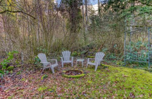 Cascade Locks House | Pacific Crest Trail House