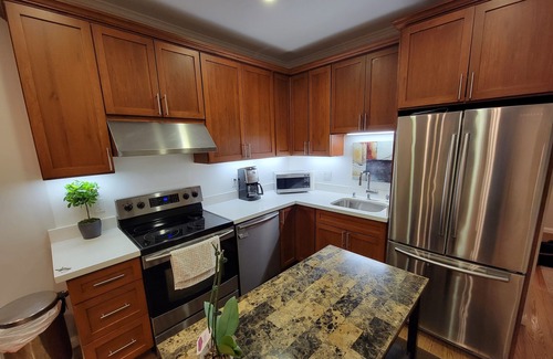 Pacific Heights Condo | Pacific Heights 2BR/1BA