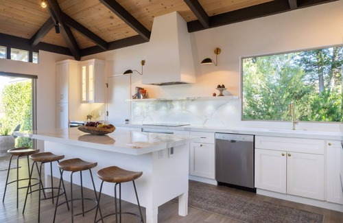 Carmel Highlands House | “Pacific Horizons” hot tub, ocean views, Gateway to Big Sur