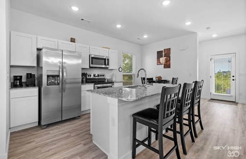 Centerton House | Pacific Palace-NEW 2bed/2.5bath Home in Centerton