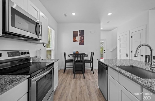 Centerton House | Pacific Palace-NEW 2bed/2.5bath Home in Centerton