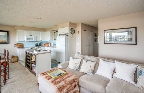 Gearhart Condo | Pacific Palisades P460